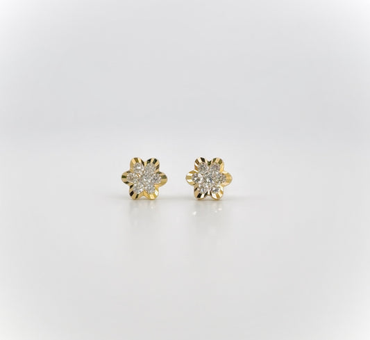 14K 0.40CT Yellow Gold cluster flower earrings.
